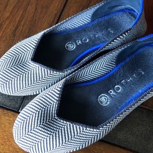 Black and white Rothy’s 7.5